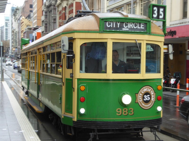 Xe điện tham quan thành phố – City Circle Tram