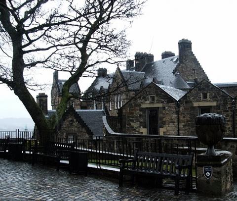 Bí ẩn lâu đài Edinburg