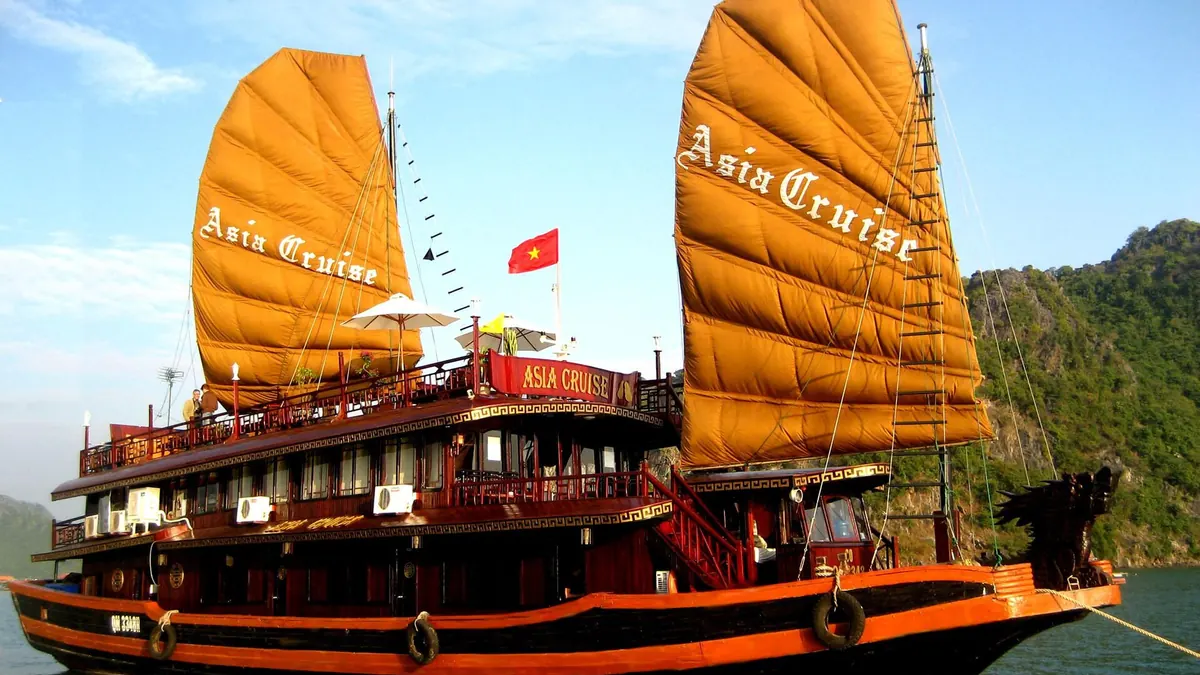 Vịnh Hạ Long, Việt Nam