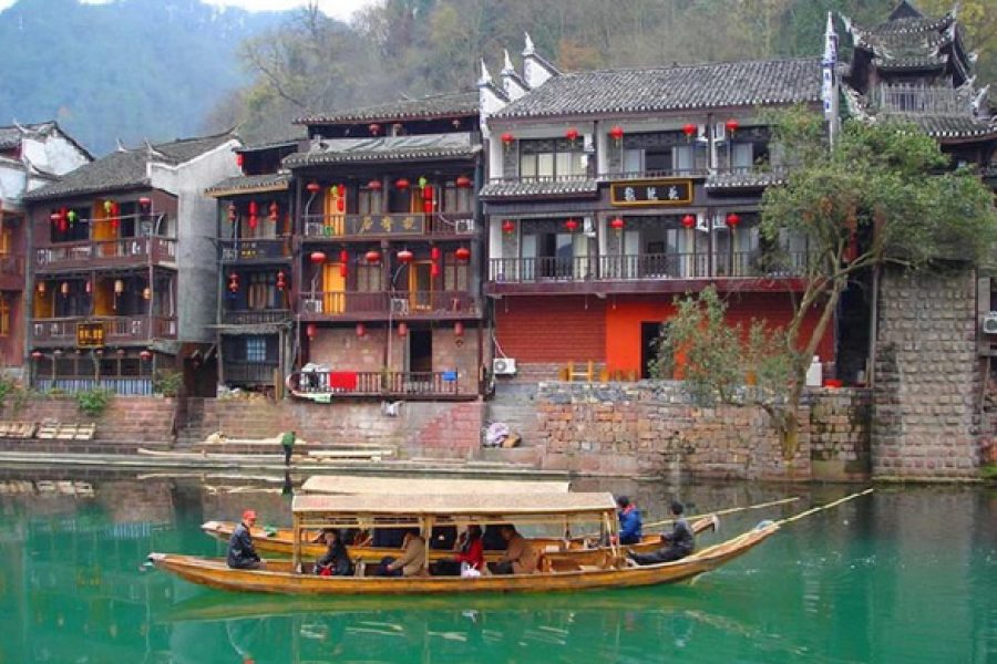 PHƯỢNG HOÀNG CỔ TRẤN – TRƯƠNG GIA GIỚI (Đi Tàu Hỏa)